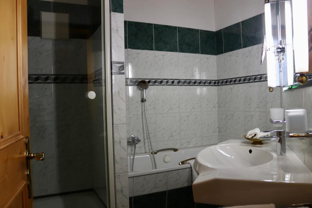 Hotel Spescha لينتسرهايدي المظهر الخارجي الصورة